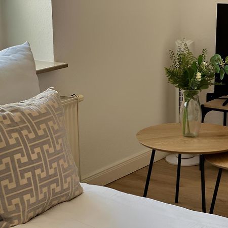 Raha Apartments - Modernes Studio-Apartment - Hbf - Gratis Parkplatz Эрфурт Экстерьер фото