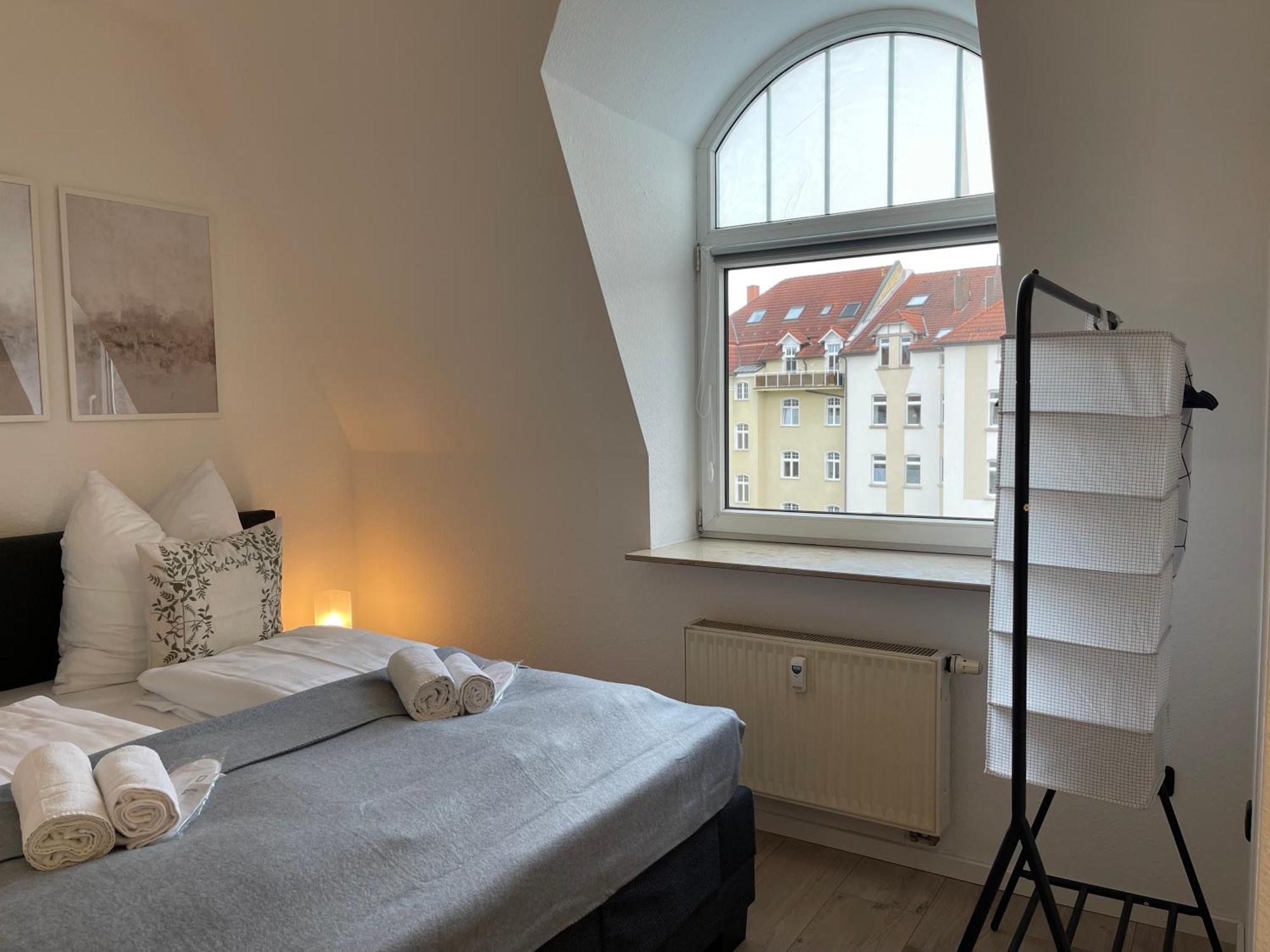 Raha Apartments - Modernes Studio-Apartment - Hbf - Gratis Parkplatz Эрфурт Экстерьер фото