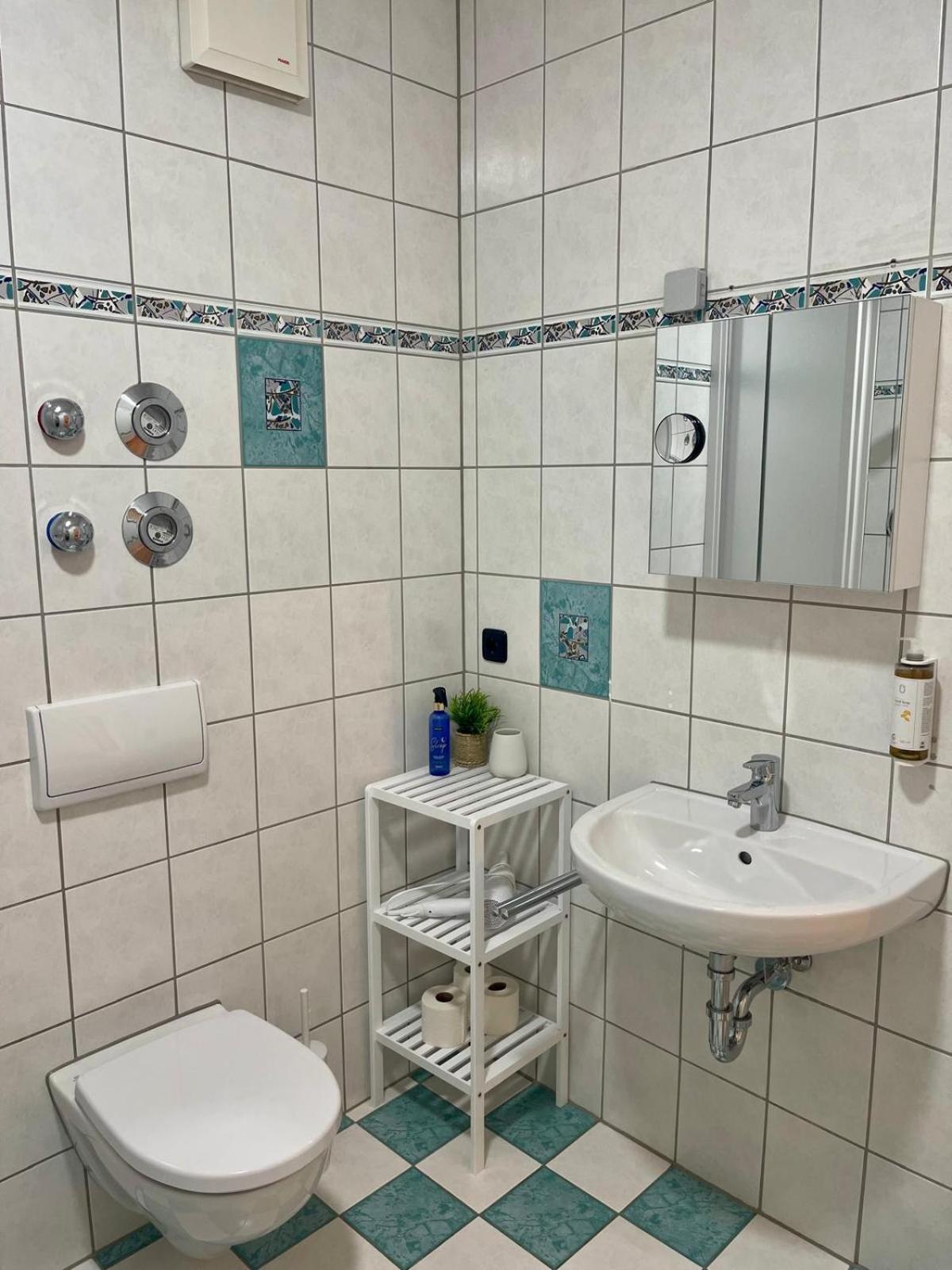 Raha Apartments - Modernes Studio-Apartment - Hbf - Gratis Parkplatz Эрфурт Экстерьер фото