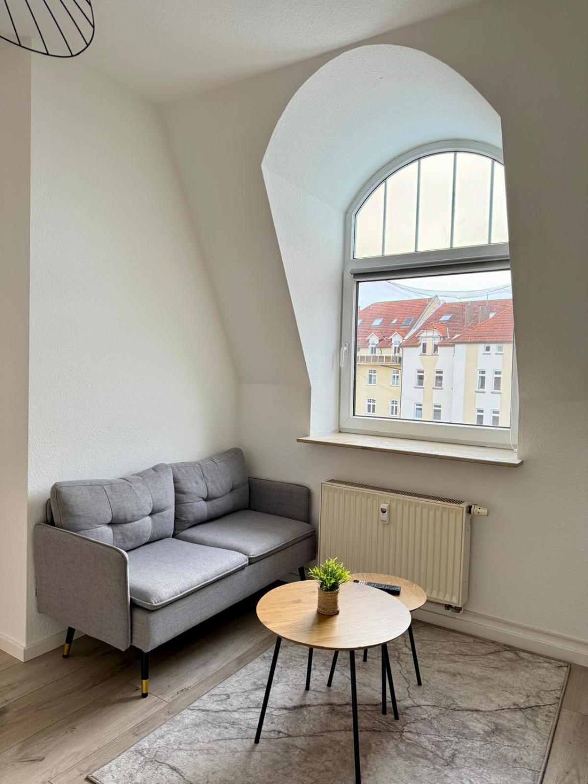 Raha Apartments - Modernes Studio-Apartment - Hbf - Gratis Parkplatz Эрфурт Экстерьер фото